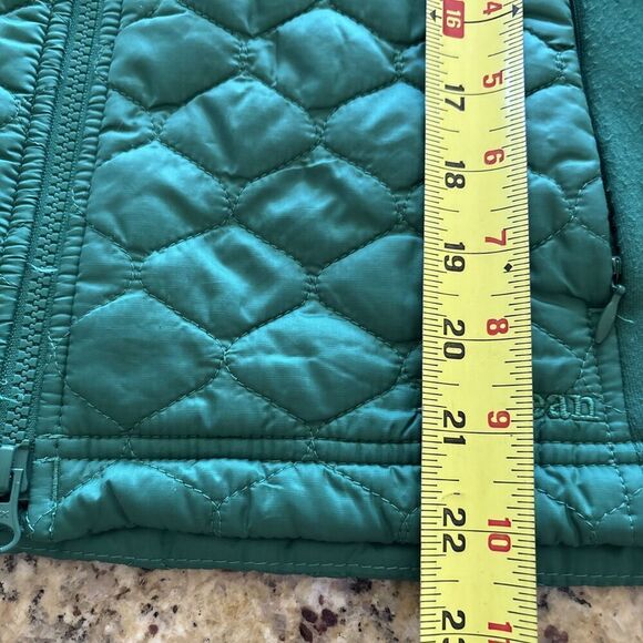 L.L. Bean Vest Women's Medium Green Quilted Fleece Pockets fall hiking gameday - Picture 6 of 7